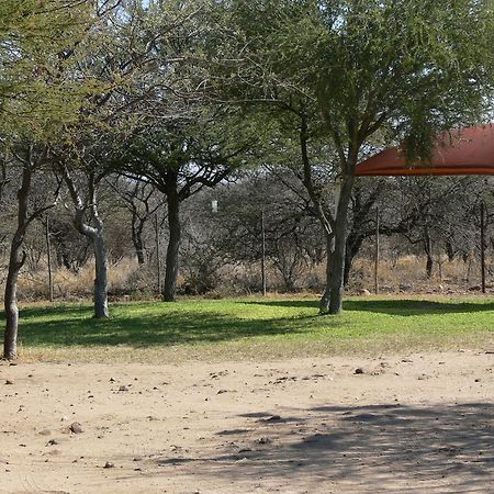 Отель Ombo Rest Camp Окаханджа Экстерьер фото