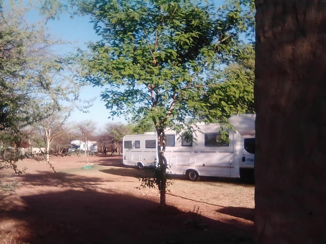 Отель Ombo Rest Camp Окаханджа Экстерьер фото