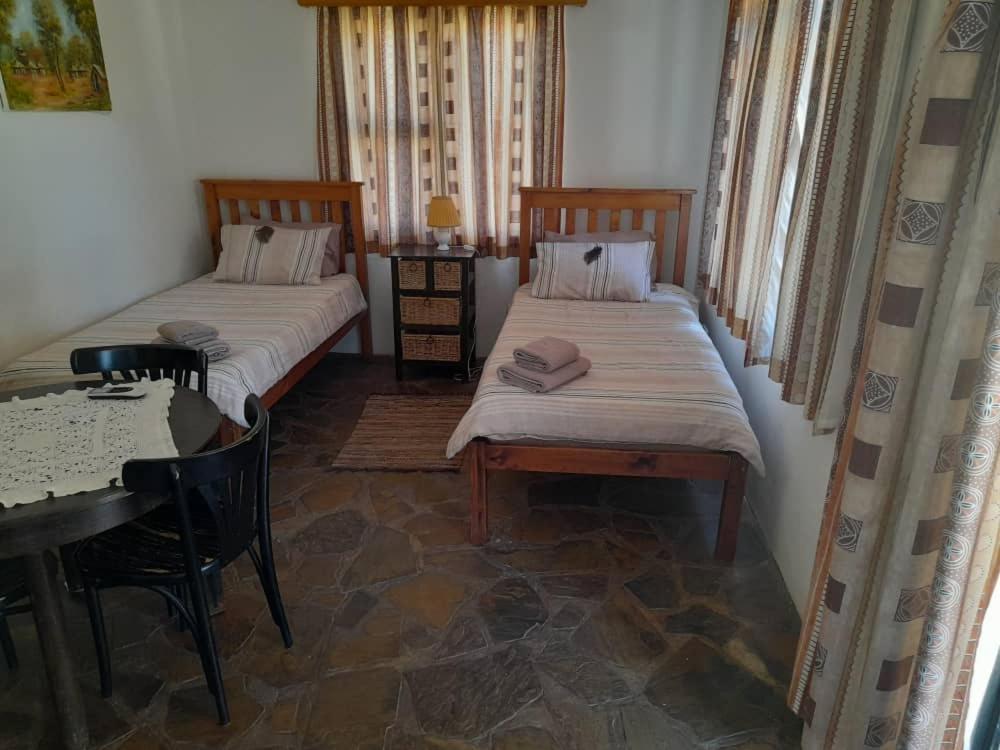 Отель Ombo Rest Camp Окаханджа Экстерьер фото