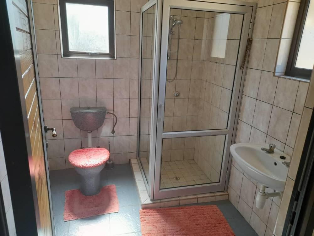 Отель Ombo Rest Camp Окаханджа Экстерьер фото